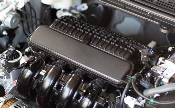 Prüfung von Motorteilen – Verschleißkontrolle bei der Instandsetzung Berlin